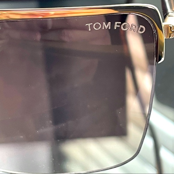New TOM FORD Sunglasses - Picture 6 of 11